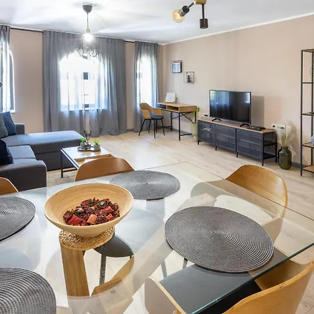 Mitra Luxury Apartment *
